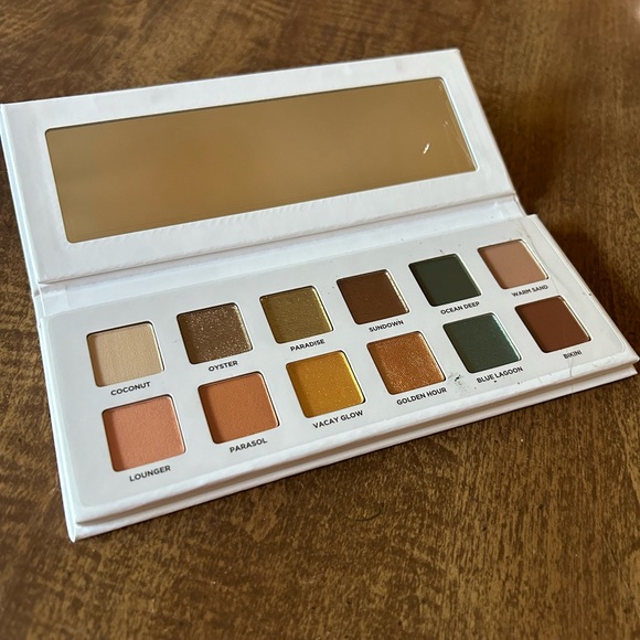 ICONIC London Other - New eyeshadow pallet, never used, with warm tones